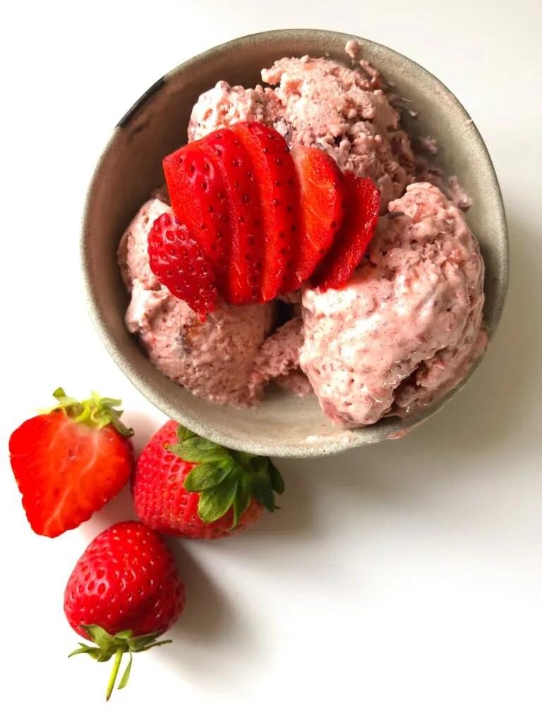 Strawberries ice cream