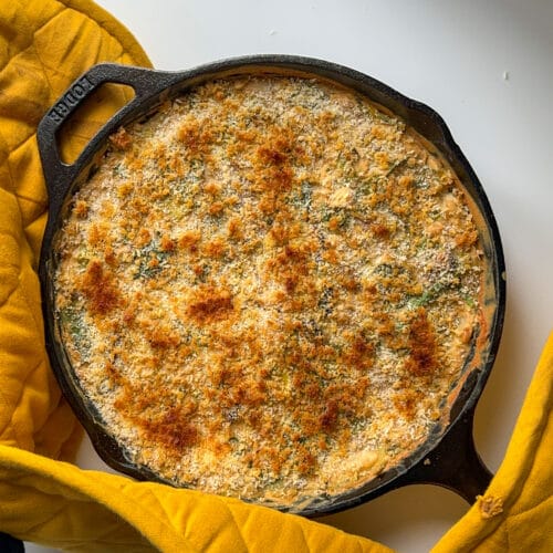 Cheesy Leek and Butter Bean Gratin in a Iron cast Iron pan