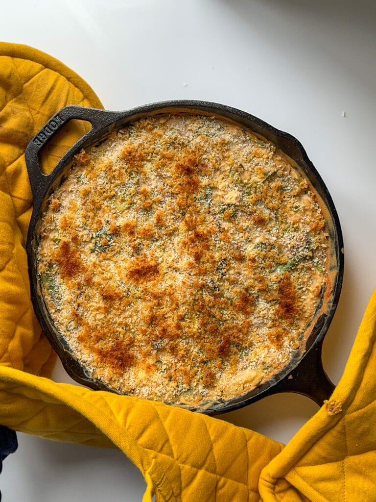 Cheesy Leek and Butter Bean Gratin in a Iron cast Iron pan